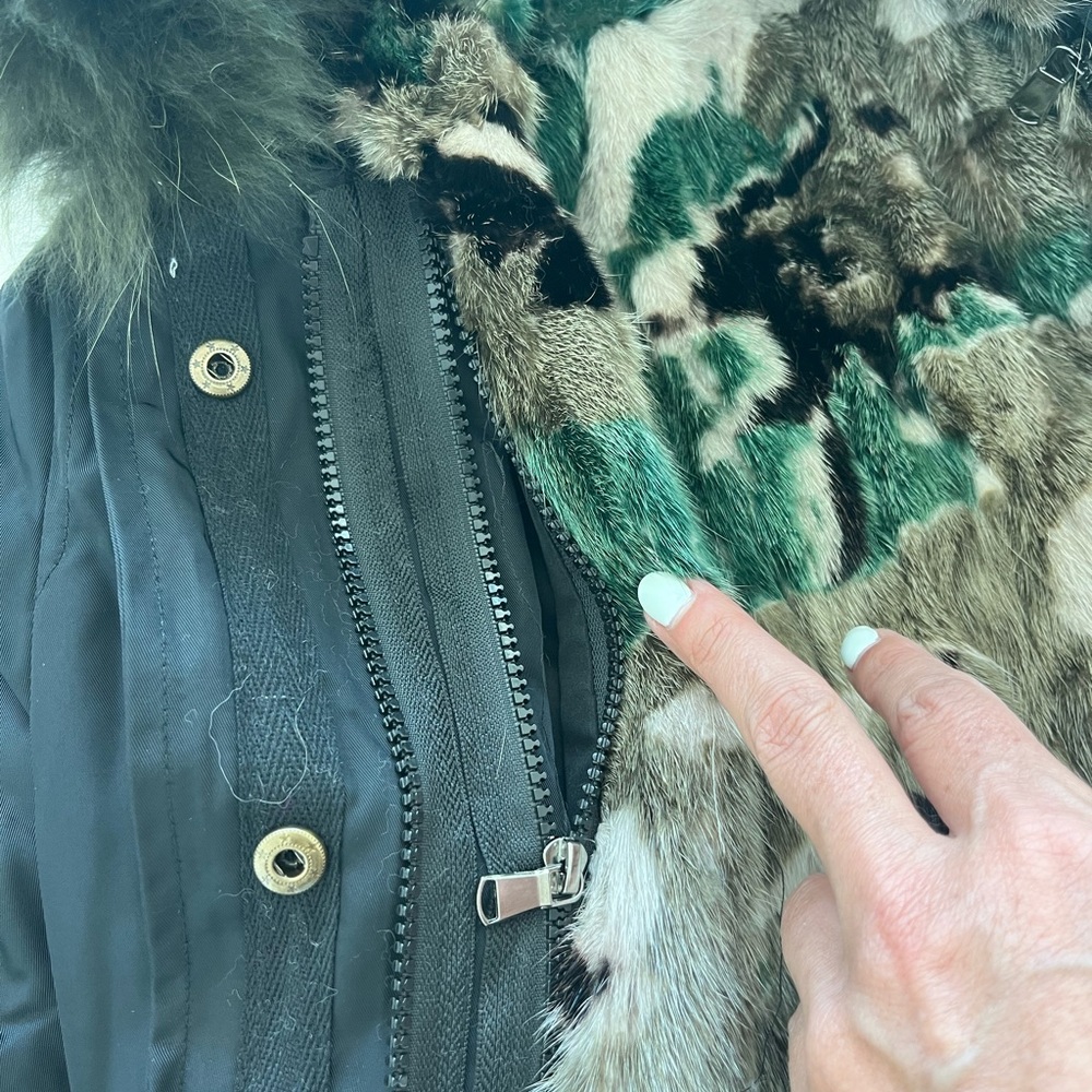 Kids size 6 fur lined parka - Picture 2 of 5
